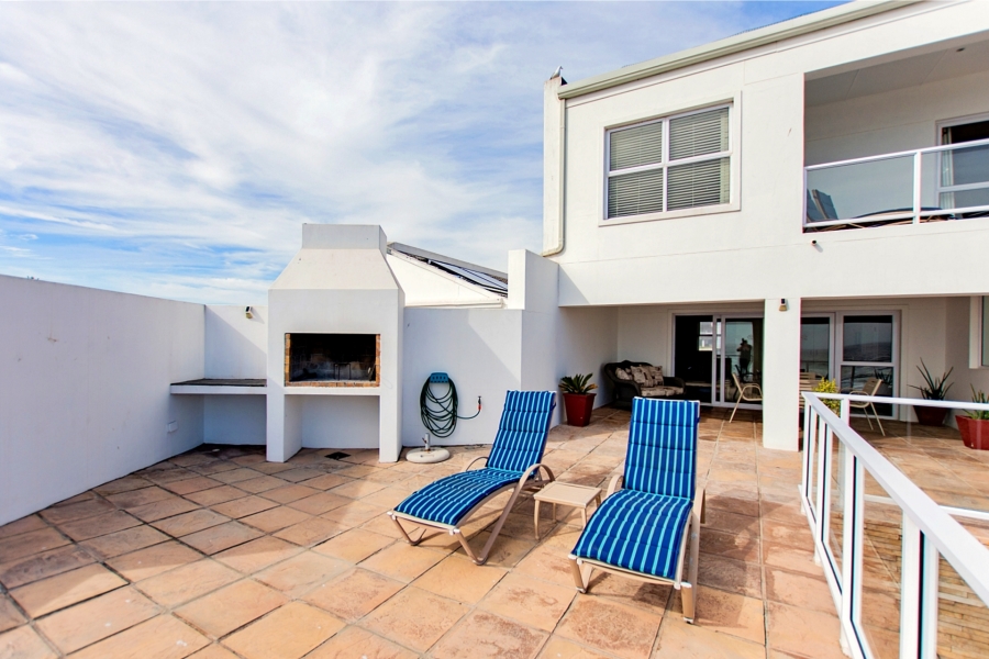 9 Bedroom Property for Sale in Shelley Point Western Cape